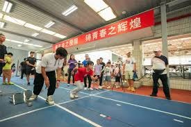 她只想在水底吐个蘑菇出来？#自由潜水 #逍遥君 京凤妹妹她只想在水底吐个蘑菇出来？#自由潜水 #逍遥君 京凤妹妹