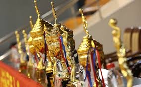 详解棒球规则中的“投球违例动作”及其产生的进垒补偿逻辑