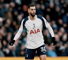 阿隆索下课只因“炸弹三人组”？维尼修斯带头抗命，皇马太难带